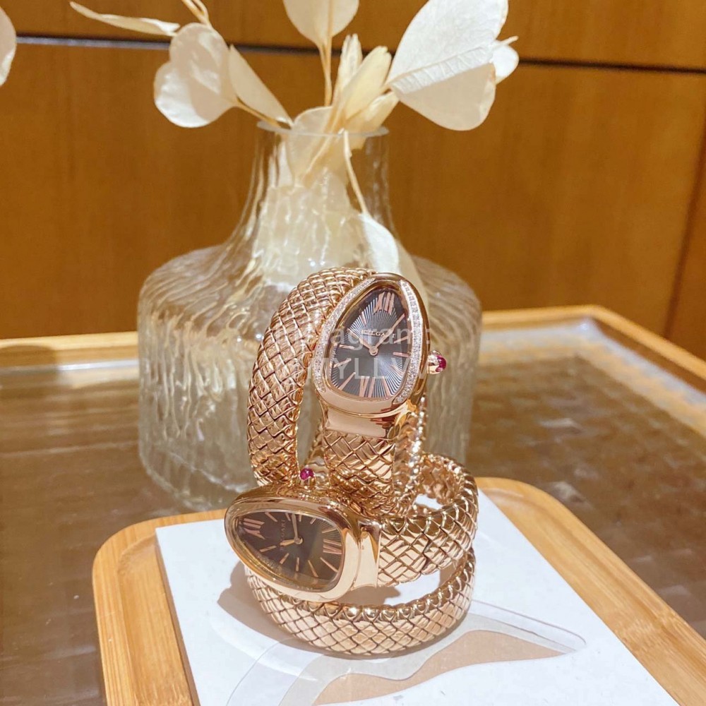 Bvlgari Serpentin Spig Series Fashion Gold Strap Diamond Watch