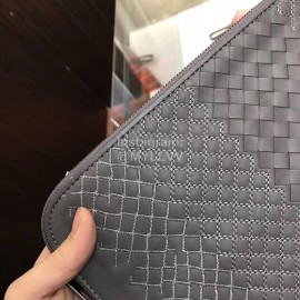 Bottega Veneta Fashion Woven Leather Handbag For Men Gray