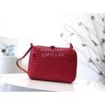 Bottega Veneta Fashionable Sheepskin Woven Messenger Bag Red