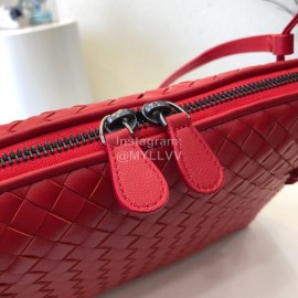 Bottega Veneta Fashionable Sheepskin Woven Messenger Bag Red