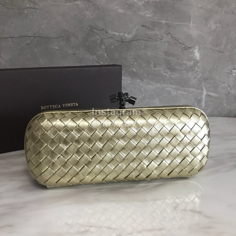 Bottega Veneta Fashionable Sheepskin Woven Hand Bag For Women Gold