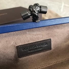 Bottega Veneta Fashionable Sheepskin Woven Hand Bag For Women Blue