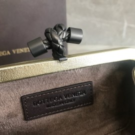 Bottega Veneta Small Fashion Sheepskin Woven Hand Bag For Women Gold
