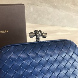Bottega Veneta Small Fashion Sheepskin Woven Hand Bag For Women Blue