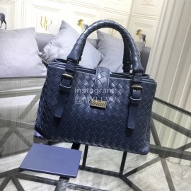 Bottega Veneta leather woven handbag messenger bag for women blue