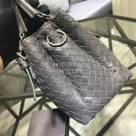 Bottega Veneta leather woven handbag messenger bag for women gray