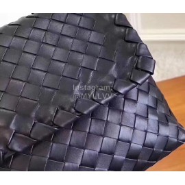 Bottega Veneta Medium Cowhide Woven Messenger Bag Black