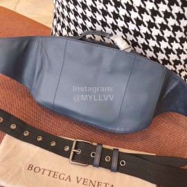 Bottega Veneta Simple Woven Cowhide Waist Bag Chest Bag Gray