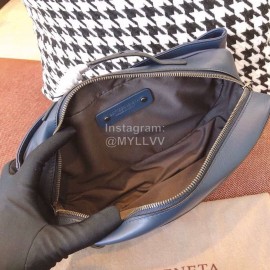 Bottega Veneta Simple Woven Cowhide Waist Bag Chest Bag Gray