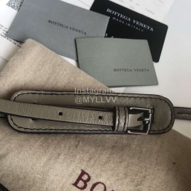 Bottega Veneta Fashionable Lambskin Woven Messenger Bag For Women Gray
