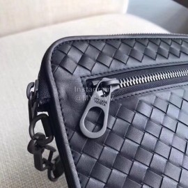 Bottega Veneta Simple Cowhide Woven Zipper Handbag For Men 493190