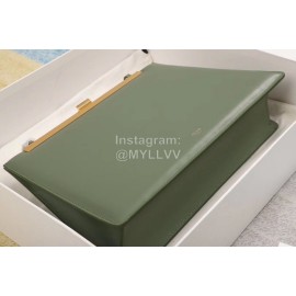 Celine Medium Elegant Vintage Calfskin Clip Bag Green 112233