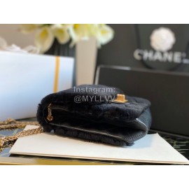 Chanel Autumn Winter New Chain Crossbody Mini Bag Black