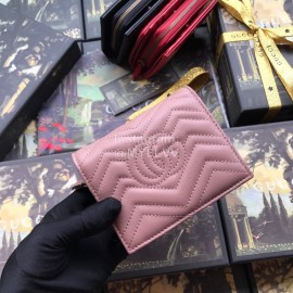 Gucci  GG Quilted Chevron Pattern Solid Color Short Clamshell Wallet Milk Tea Color 546580