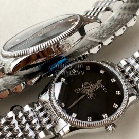 Gucci Bee Pattern Pointer Quartz Watch Silver