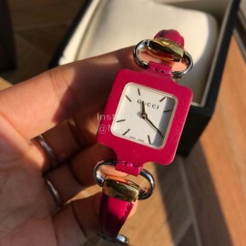 Gucci Fashion Square Dial Watch For Women Red