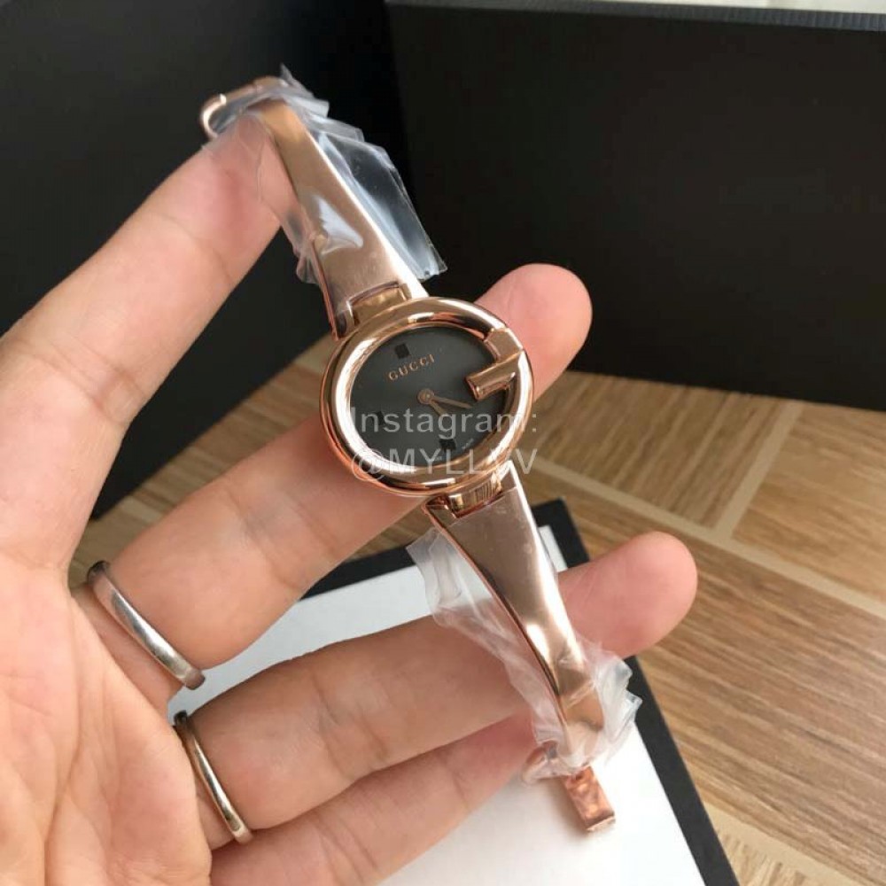 Gucci Fashion 28mm Dial Bracelet Watch For Women