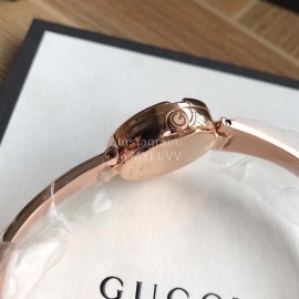 Gucci Fashion 28mm Dial Bracelet Watch For Women
