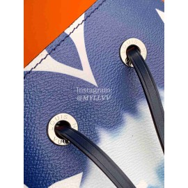 Louis Vuitton Monogram Canvas LV ESCALE NÉONOÉ MM Bucket Bag with A Removable Strap Bleu M45126