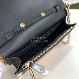 Burberry Soft Calf Leather Chain Bag For Women Black