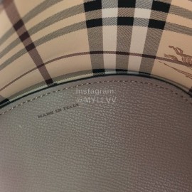 Burberry Simple Palmprint Cowhide Slung Bucket Bag Purple