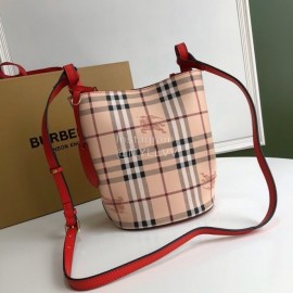 Burberry Simple Checkered Cowhide Slung Bucket Bag Red
