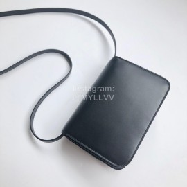 Burberry Leather Retro Messenger Bag For Women Black