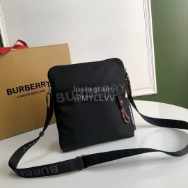 Burberry Black Nylon Fashion Messenger Bag