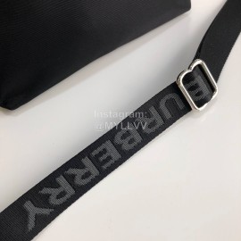 Burberry Black Nylon Fashion Messenger Bag
