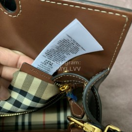 Burberry Exquisite Black Leather Handbag