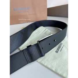 Burberry New London Plaid Calf Leather Gun Color Steel Buckle Belt