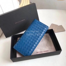 Bottega Veneta Classic Long Folding Cowhide Wallet..