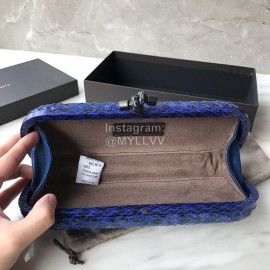 Bottega Veneta Fashionable Cowhide Knitting Party Bag