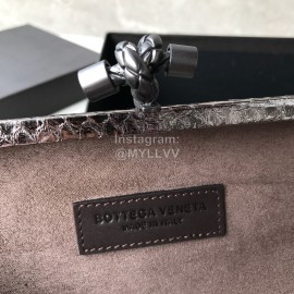 Bottega Veneta Fashionable Cowhide Knitting Party Bag Silver