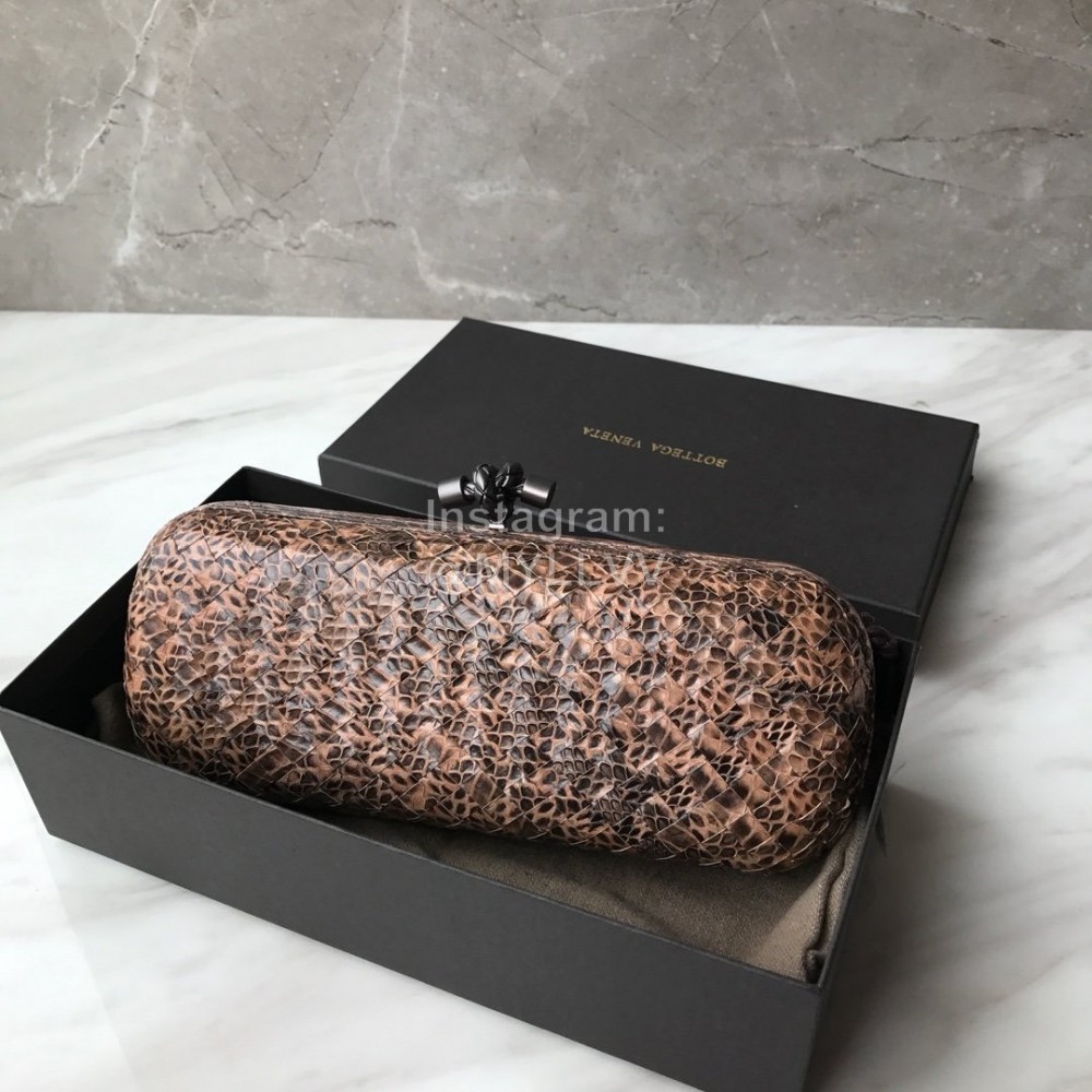 Bottega Veneta Fashionable Cowhide Knitting Party Bag Coffee
