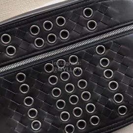 Bottega Veneta Fashionable Cowhide Chest Bag Waist Bag Black