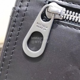 Bottega Veneta Fashionable Cowhide Chest Bag Waist Bag Black