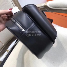 Bottega Veneta Fashionable Cowhide Chest Bag Waist Bag Black