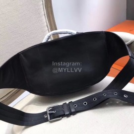 Bottega Veneta Fashionable Cowhide Chest Bag Waist Bag Black