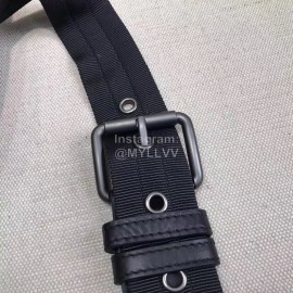 Bottega Veneta Fashionable Cowhide Chest Bag Waist Bag Black