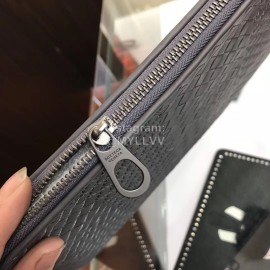 Bottega Veneta Fashion Woven Leather Handbag For Men Gray