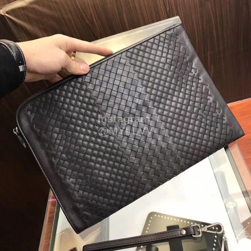 Bottega Veneta Fashion Gray Woven Leather Handbag For Men