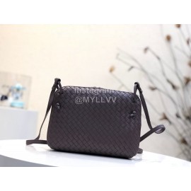Bottega Veneta Fashionable Sheepskin Woven Messenger Bag