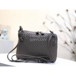 Bottega Veneta Fashionable Sheepskin Woven Messenger Bag Gray