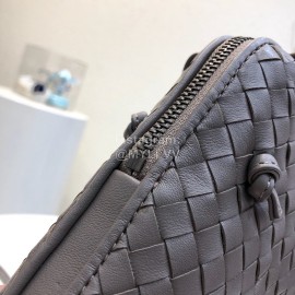 Bottega Veneta Fashionable Sheepskin Woven Messenger Bag Gray