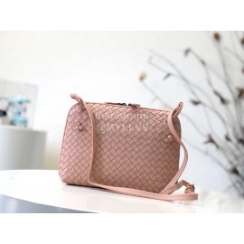 Bottega Veneta Fashionable Pink Sheepskin Woven Messenger Bag