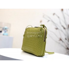 Bottega Veneta Fashionable Sheepskin Woven Messenger Bag Yellow
