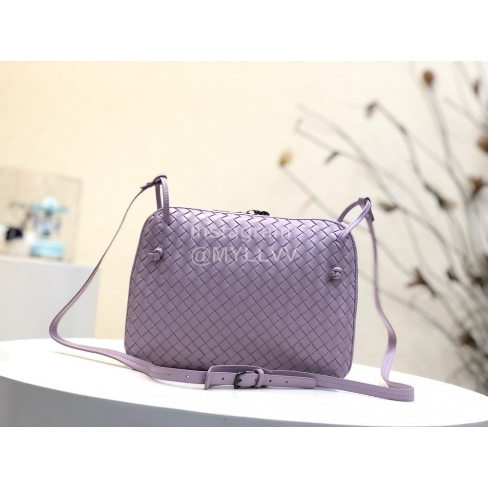 Bottega Veneta Fashionable Sheepskin Woven Messenger Bag Light Purple