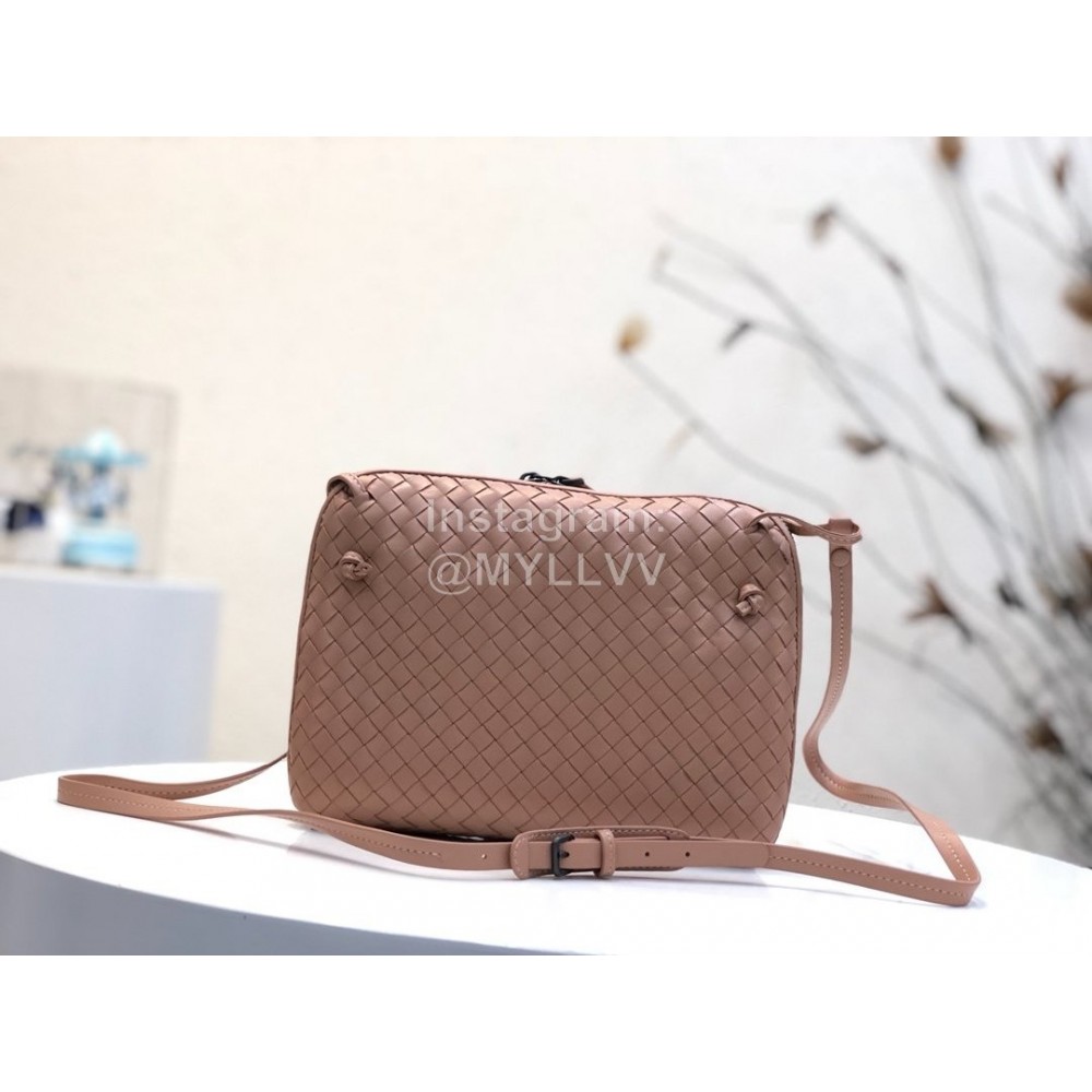 Bottega Veneta Fashion Sheepskin Woven Messenger Bag Pink