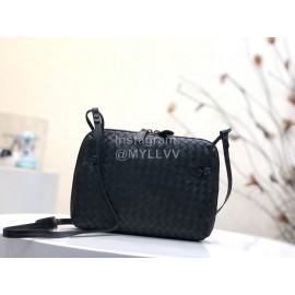 Bottega Veneta Fashion Sheepskin Woven Messenger Bag Black
